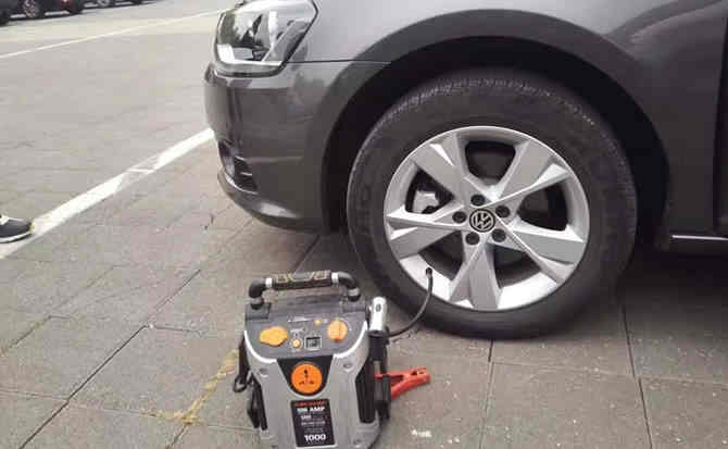 上街区汽车搭电案例